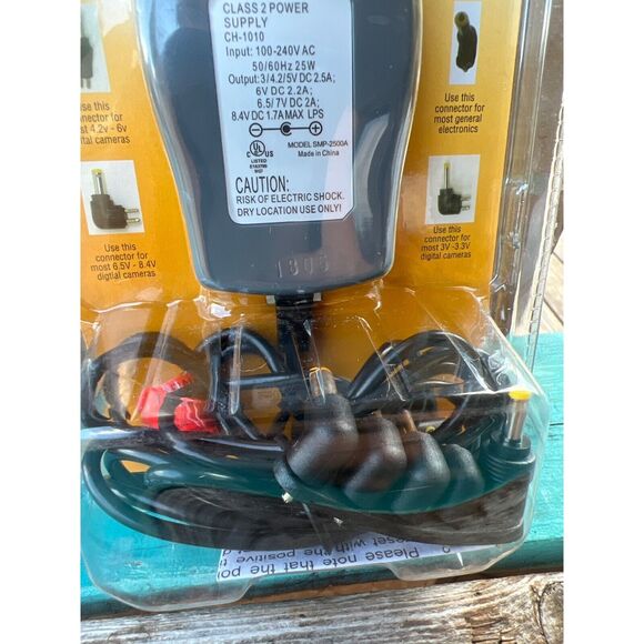 NIB Digital Concepts CH-1010 Universal AC Power Adapter Camera Battery 100/240v - Picture 13 of 13